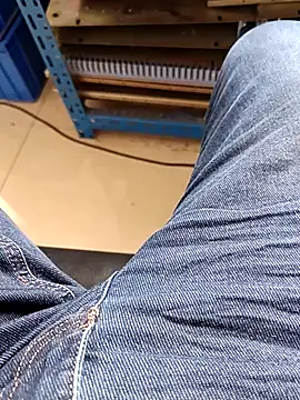 huzi518 online show from April 14, 2026, 7:46 am