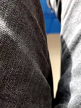 huzi518 online show from November 27, 2025, 2:45 am