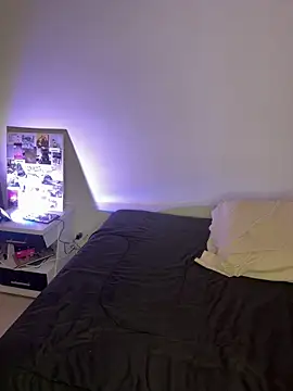 DakotaShelby online show from March 23, 2025, 3:32 am