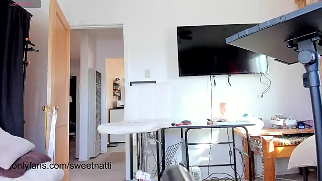 mistressnatty online show from December 1, 2025, 5:14 pm