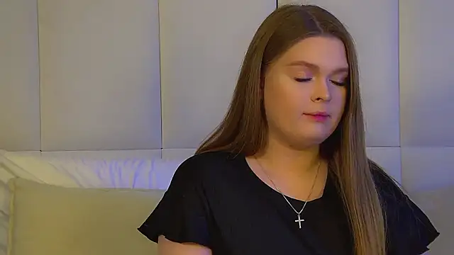 CrystalLyons online show from March 3, 2026, 6:26 pm