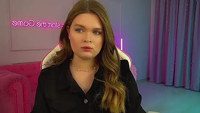 CrystalLyons online show from June 16, 2026, 6:08 pm