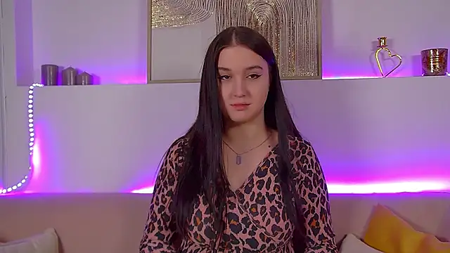 Snapshot of ChristinaMilton chatting on March 7, 2025, 9:17 pm ChristinaMilton online show from March 7, 2025, 9:17 pm