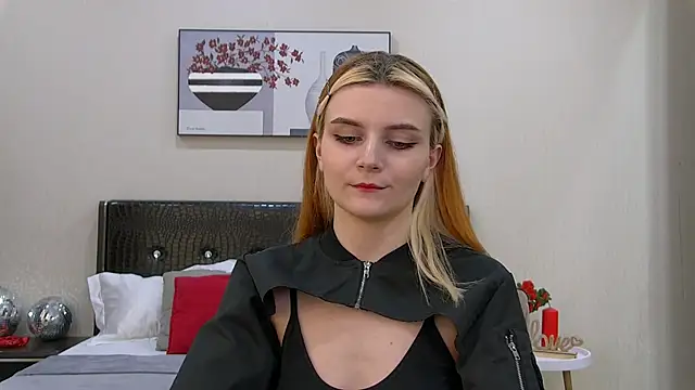 Snapshot of KellyStone chatting on March 16, 2025, 8:32 am KellyStone online show from March 16, 2025, 8:32 am