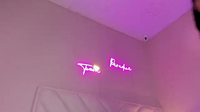 Snapshot of dani_skinny_ chatting on September 17, 2025, 11:45 am dani skinny  online show from September 17, 2025, 11:45 am