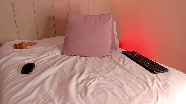 Snapshot of dani_skinny_ chatting on March 21, 2025, 3:02 pm dani skinny  online show from March 21, 2025, 3:02 pm