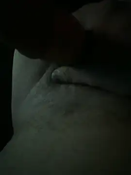 Snapshot of jrizz215 chatting on February 1, 2026, 12:36 pm jrizz215 online show from February 1, 2026, 12:36 pm