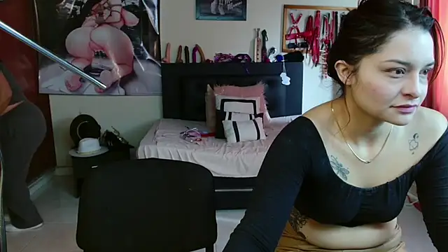 Snapshot of Marilynselxoveanalhard chatting on May 23, 2026, 1:32 pm Marilynselxoveanalhard online show from May 23, 2026, 1:32 pm
