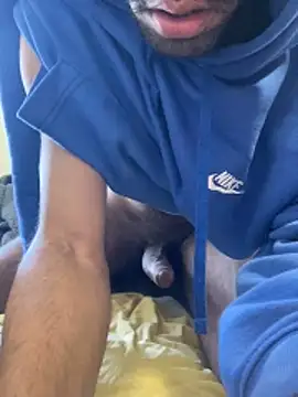 Snapshot of Lucascacaca chatting on December 18, 2025, 1:37 pm Lucascacaca online show from December 18, 2025, 1:37 pm