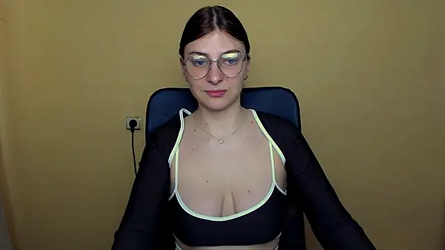 Luna Lush  online show from March 25, 2026, 2:16 pm