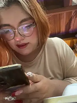 Snapshot of SophiaWeestt99 chatting on March 3, 2026, 4:08 am SophiaWeestt99 online show from March 3, 2026, 4:08 am