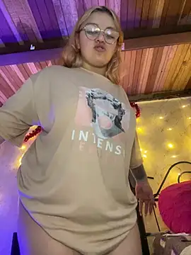 Snapshot of SophiaWeestt99 chatting on March 2, 2026, 7:15 am SophiaWeestt99 online show from March 2, 2026, 7:15 am