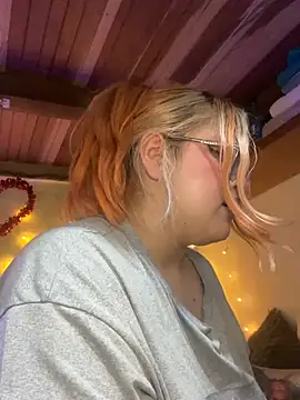 Snapshot of SophiaWeestt99 chatting on February 26, 2026, 3:06 am SophiaWeestt99 online show from February 26, 2026, 3:06 am