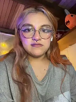 Snapshot of SophiaWeestt99 chatting on February 3, 2026, 6:40 am SophiaWeestt99 online show from February 3, 2026, 6:40 am