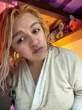 Snapshot of SophiaWeestt99 chatting on January 19, 2026, 5:44 am SophiaWeestt99 online show from January 19, 2026, 5:44 am