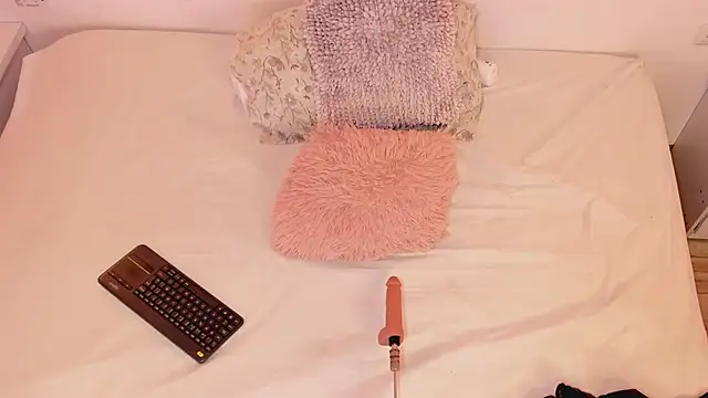 Snapshot of Katta_Gil chatting on February 6, 2026, 12:45 pm Katta Gil online show from February 6, 2026, 12:45 pm