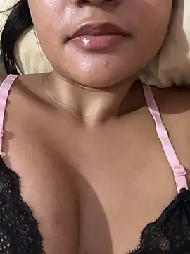 medusahott40 online show from March 18, 2025, 2:17 pm