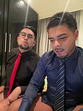 Snapshot of thiagowes chatting on November 25, 2025, 2:23 am thiagowes online show from November 25, 2025, 2:23 am