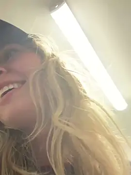 M1ssyk1ssy online show from January 4, 2025, 3:07 am