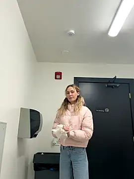 M1ssyk1ssy online show from December 1, 2025, 12:11 am