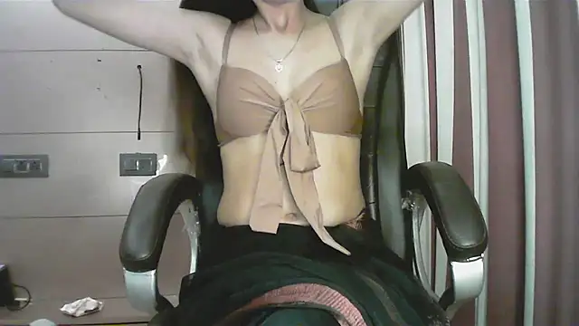 Snapshot of collage_hoty chatting on November 22, 2025, 4:50 pm collage hoty online show from November 22, 2025, 4:50 pm