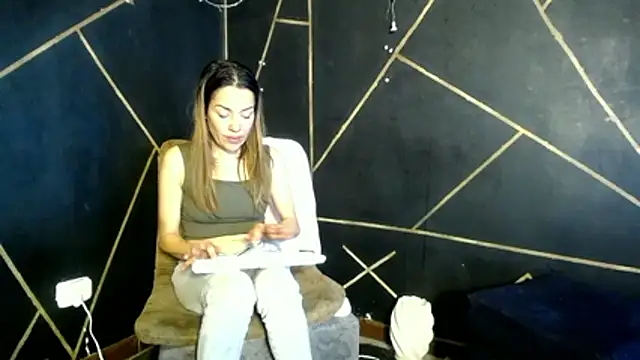 Snapshot of camilawm19 chatting on April 14, 2026, 7:35 am camilawm19 online show from April 14, 2026, 7:35 am