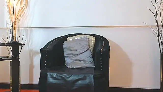 Snapshot of almaa_18 chatting on September 30, 2025, 5:24 am almaa 18 online show from September 30, 2025, 5:24 am