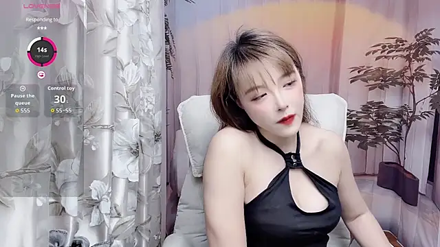 NINIbaby-99 online show from May 25, 2026, 4:28 pm