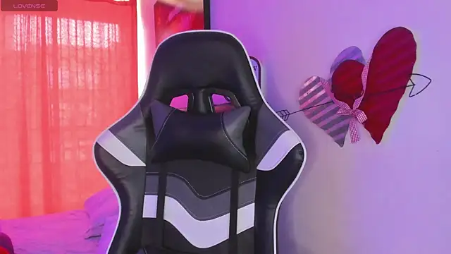 Naty Mature  online show from March 18, 2025, 9:21 pm