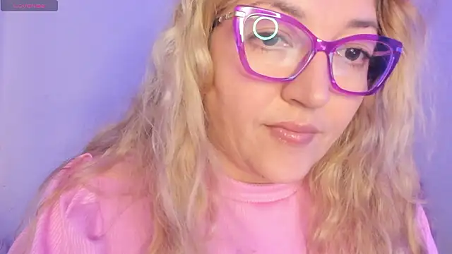 Naty Mature  online show from February 9, 2026, 6:39 pm