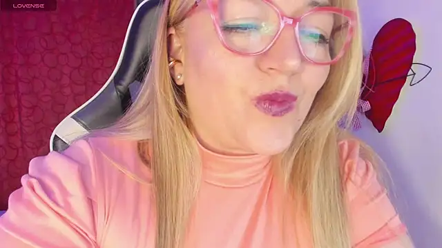 Naty Mature  online show from March 22, 2025, 2:37 am