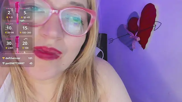 Naty Mature  online show from March 23, 2025, 7:20 am