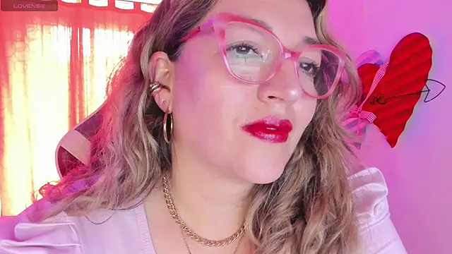 Naty Mature  online show from March 12, 2025, 6:11 pm