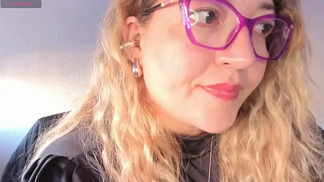 Naty Mature  online show from May 9, 2026, 5:38 pm