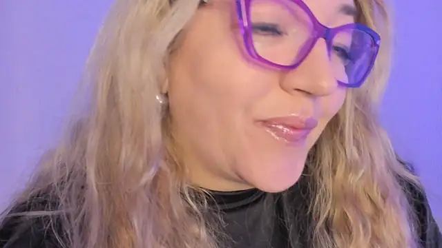 Naty Mature  online show from January 13, 2026, 8:24 pm