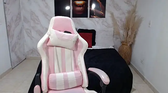 Snapshot of JESSYCHERNOBIL chatting on March 21, 2025, 2:18 pm JESSYCHERNOBIL online show from March 21, 2025, 2:18 pm