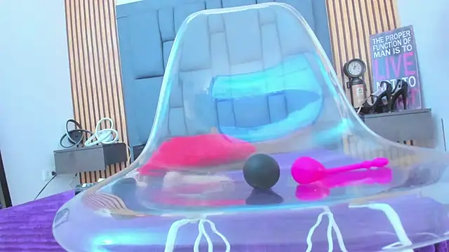 Snapshot of candela_collinss chatting on December 21, 2024, 6:22 pm candela collinss online show from December 21, 2024, 6:22 pm