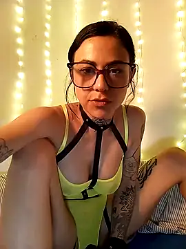 Snapshot of Happygio chatting on January 13, 2025, 8:37 pm Happygio online show from January 13, 2025, 8:37 pm