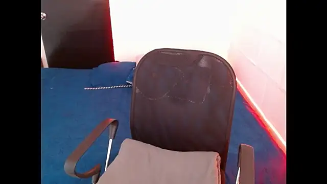 Snapshot of Davixx258 chatting on February 4, 2025, 8:17 pm Davixx258 online show from February 4, 2025, 8:17 pm