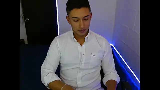 Snapshot of Davixx258 chatting on February 26, 2025, 9:09 pm Davixx258 online show from February 26, 2025, 9:09 pm