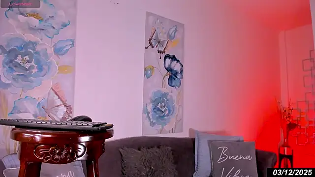 Keila Mendoza online show from December 3, 2025, 5:52 am