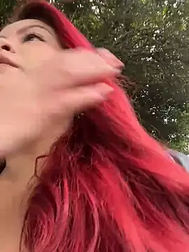 Snapshot of lia_moon77 chatting on December 4, 2025, 6:40 pm lia moon77 online show from December 4, 2025, 6:40 pm