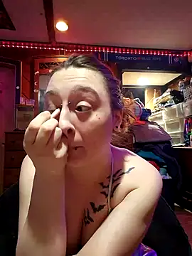 NovaLove2002 online show from February 27, 2025, 4:13 am