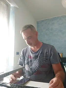 Snapshot of Marcolino183 chatting on July 6, 2026, 12:45 pm Marcolino183 online show from July 6, 2026, 12:45 pm