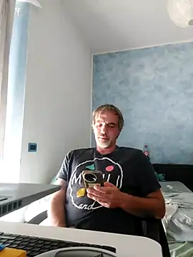 Snapshot of Marcolino183 chatting on June 22, 2026, 12:24 pm Marcolino183 online show from June 22, 2026, 12:24 pm