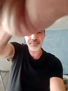 Snapshot of Marcolino183 chatting on December 11, 2024, 1:49 pm Marcolino183 online show from December 11, 2024, 1:49 pm