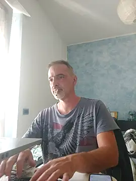 Snapshot of Marcolino183 chatting on July 6, 2026, 3:03 pm Marcolino183 online show from July 6, 2026, 3:03 pm