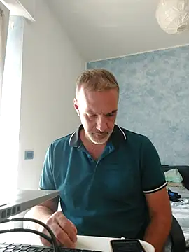 Snapshot of Marcolino183 chatting on July 20, 2026, 9:49 am Marcolino183 online show from July 20, 2026, 9:49 am