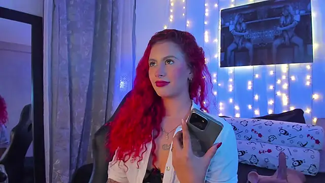 Snapshot of Sophiee_Hill chatting on January 10, 2025, 4:33 am Sophiee Hill online show from January 10, 2025, 4:33 am