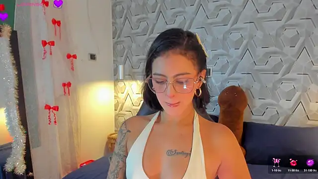 Sophiee Hill online show from March 31, 2026, 6:59 am